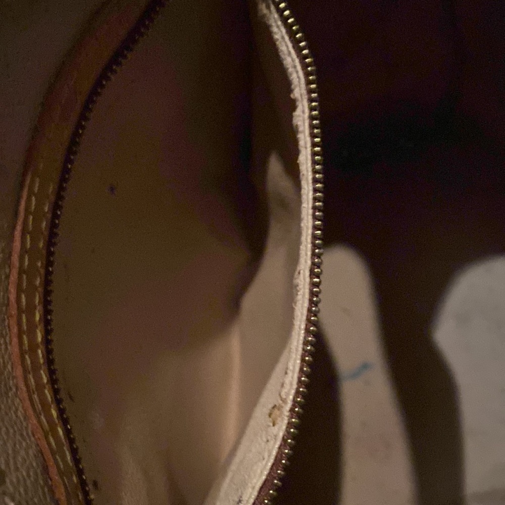 Louis Vuitton Bucket Bag - Picture 12 of 13